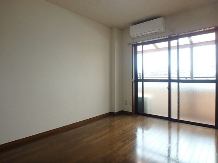 ドミール板橋本町の居間