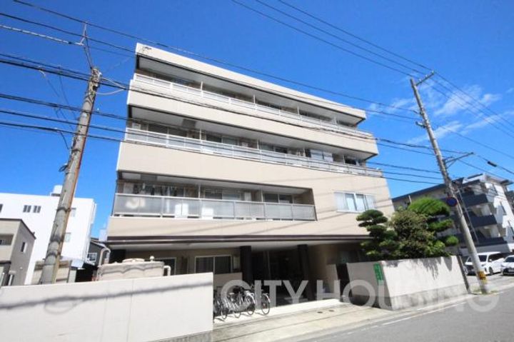ドルフ日野の外観