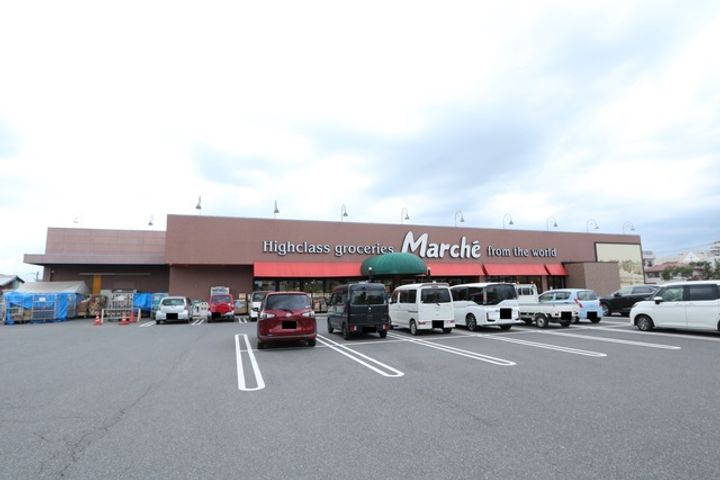 アースアイランドIIIの周辺