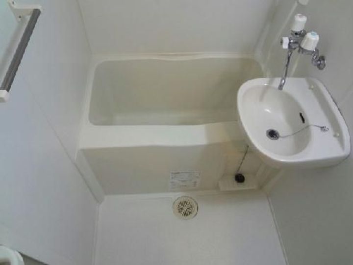 レオパレス高岡レジデンスの風呂