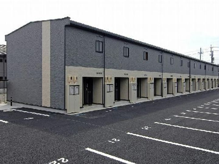 レオパレス高岡レジデンスの外観