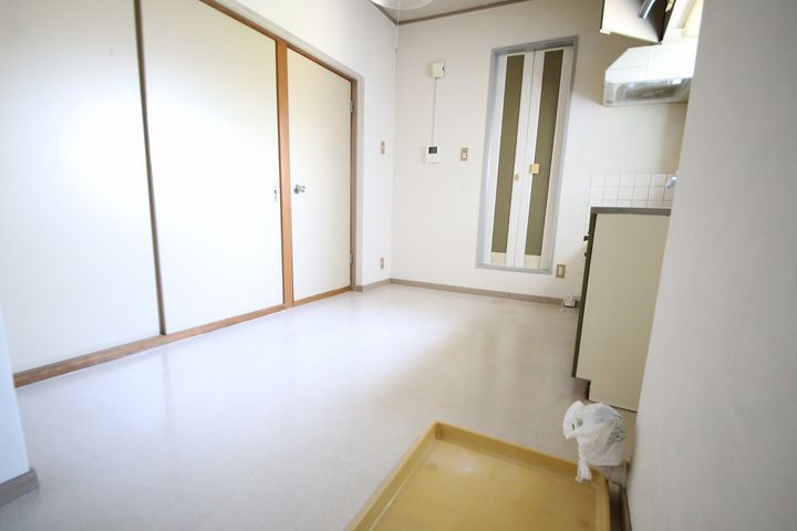 サンハイツ山中の居間