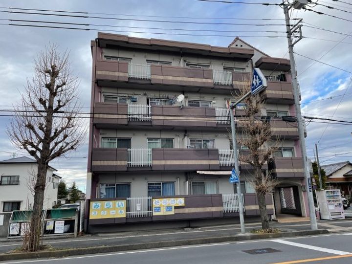 サンハイツ山中の外観