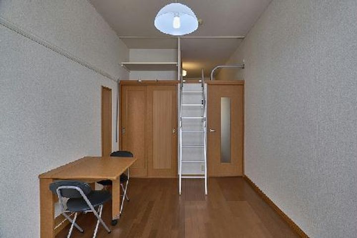 レオパレスライトの居間