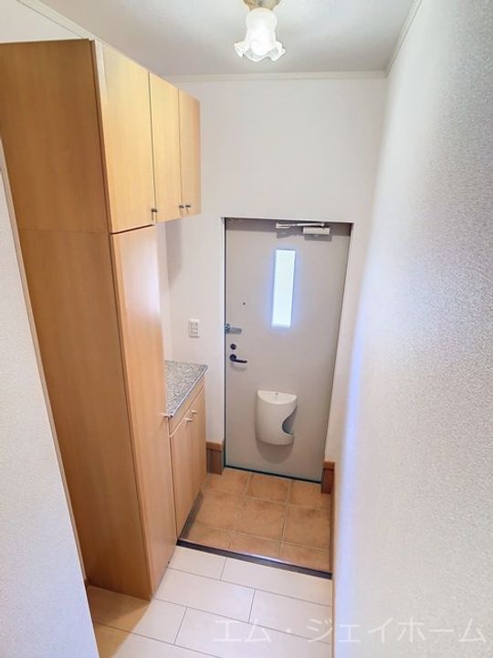 滋賀県蒲生郡日野町大字松尾(アパート)の賃貸物件の玄関