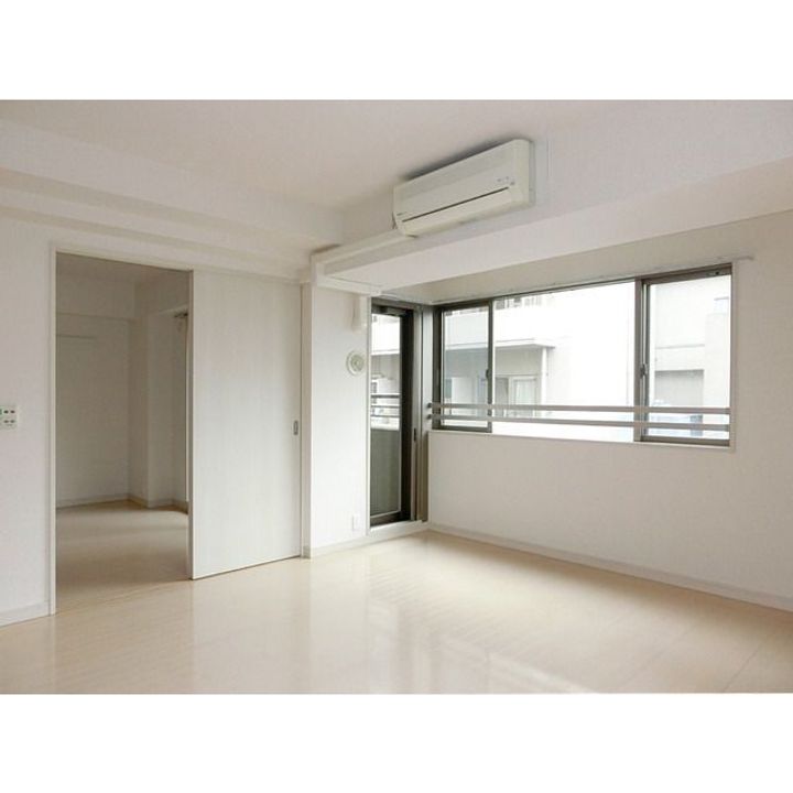 東京都中央区新川2(マンション)の賃貸物件の居間