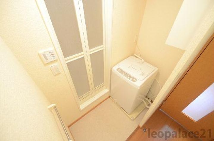 レオパレスグレイス蓮花寺の内装