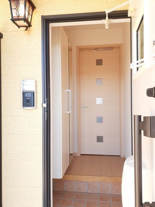 クモン・リュウの玄関