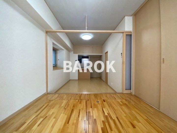 エステートモア天神の居間