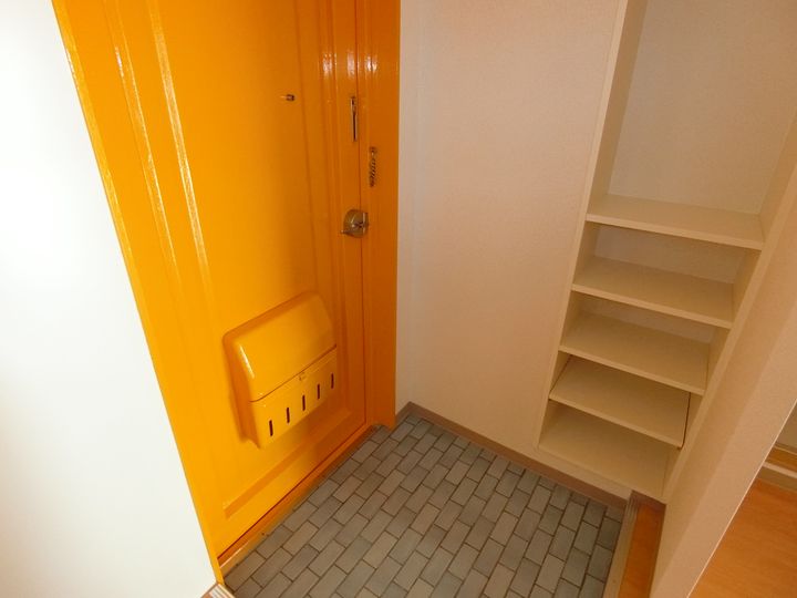 大阪府大阪市西成区南津守3(マンション)の賃貸物件の玄関