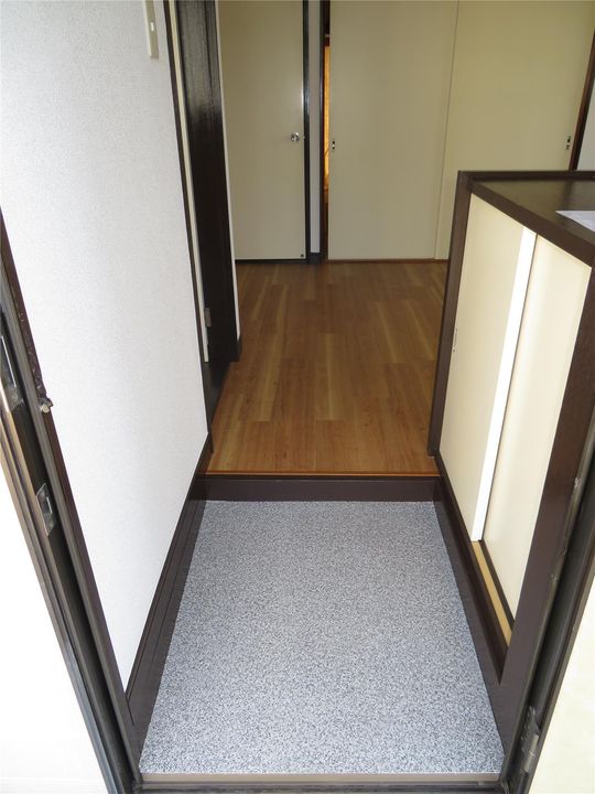 ビレッジハラの玄関