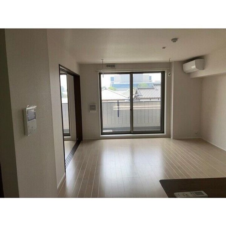 栃木県下野市医大前4(マンション)の賃貸物件の居間