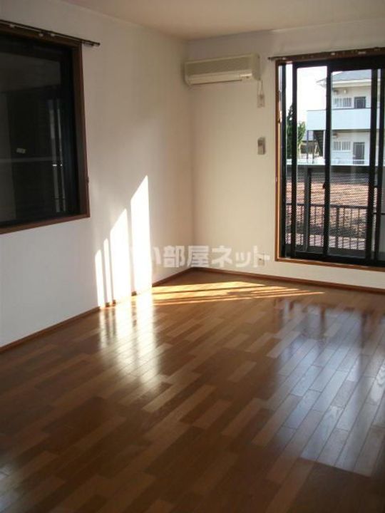 メゾンミレニアムIの居間