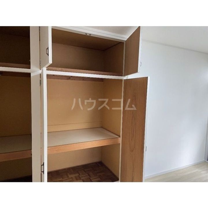 プチシャトー若草の内装