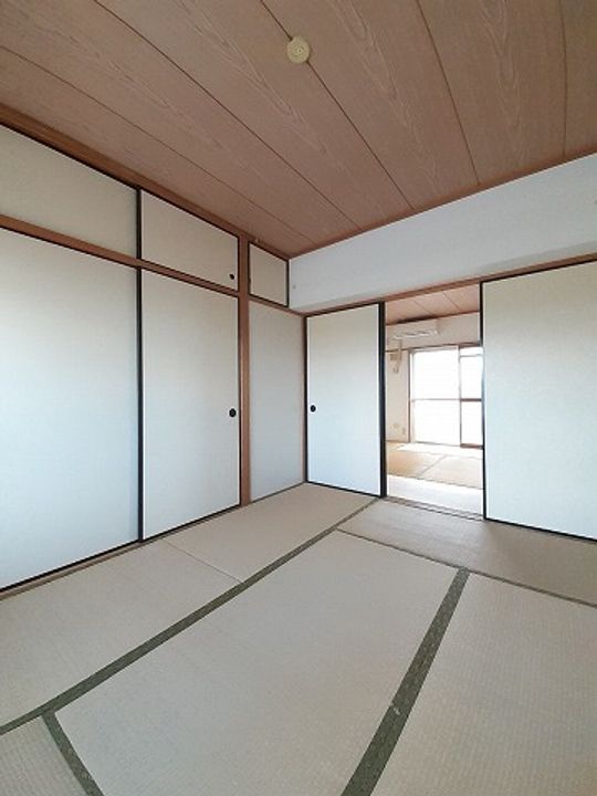 サンコーポラス江島Iの居間