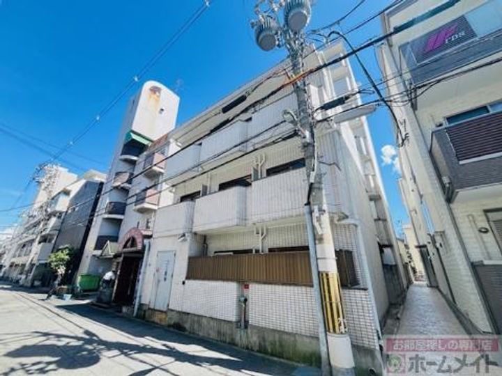ロイヤルクレイン玉出の外観