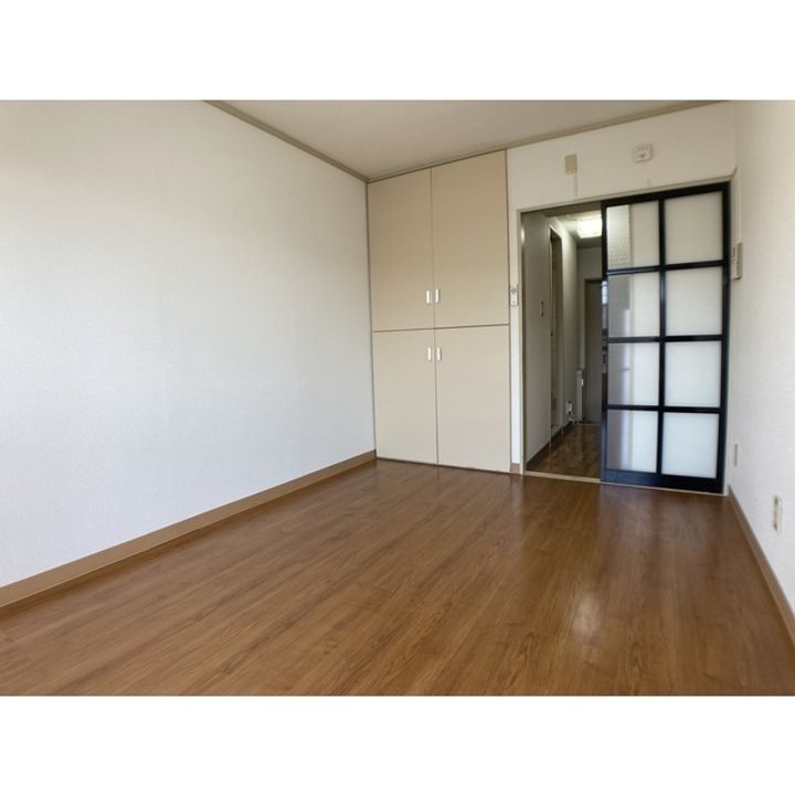 サンヒルズ五福の居間