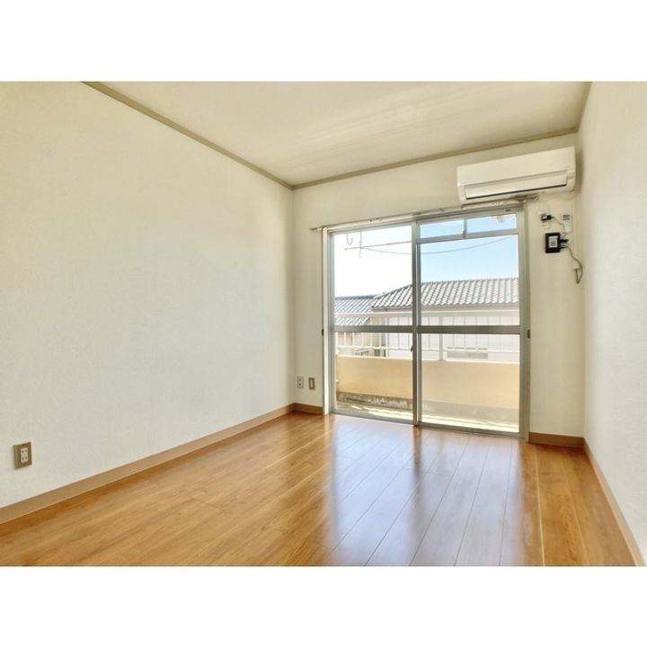 サンヒルズ五福の居間