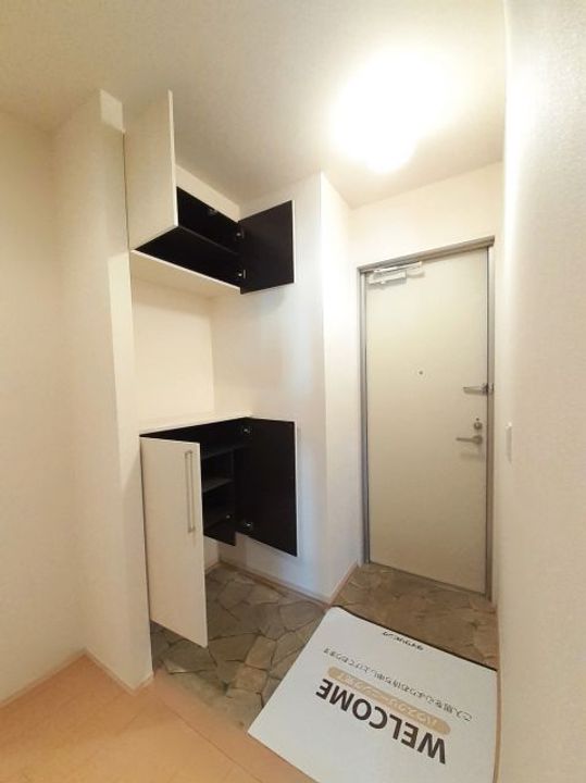 広島県福山市西深津町4(アパート)の賃貸物件の玄関