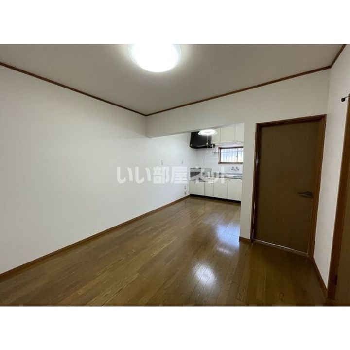 コーポ末広3号棟の居間