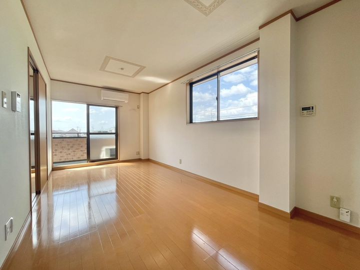 エコランスピア梅乃の居間