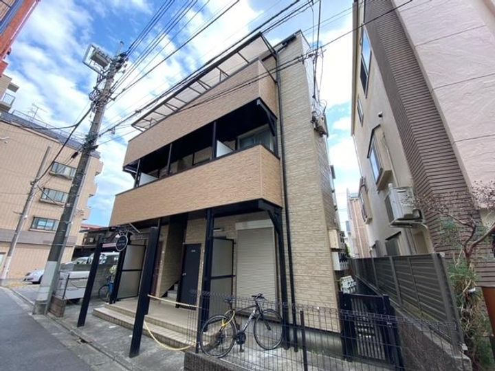 ジュネスサカエの外観