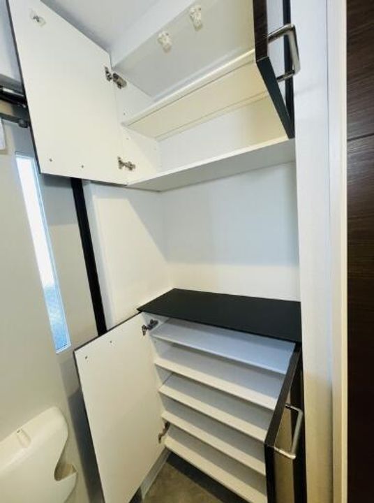 アグロスコート B棟の玄関