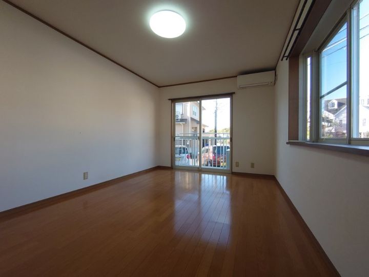 静岡県浜松市中央区富塚町(アパート)の賃貸物件の居間