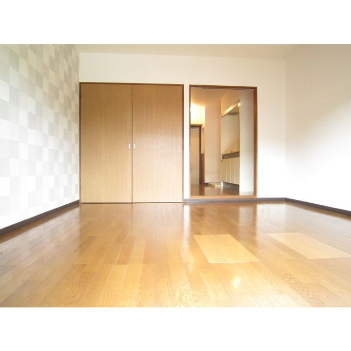 ロイヤルハイツ・笠の居間