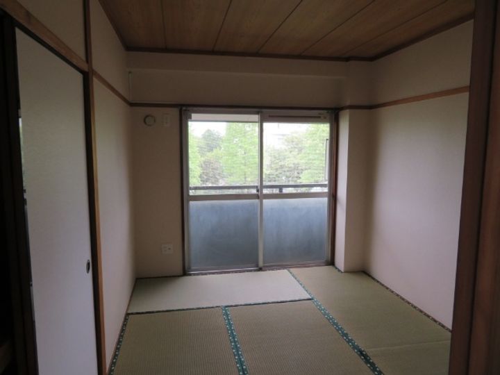 パークサイドヒバリの内装