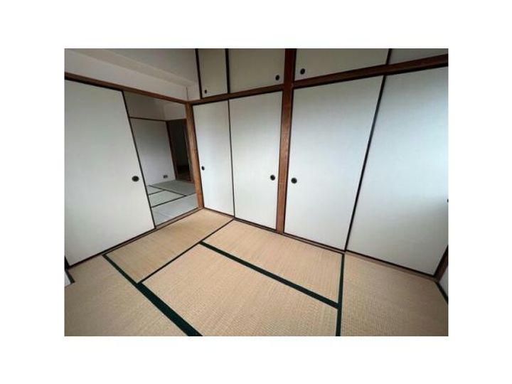 NTビル白壁の内装