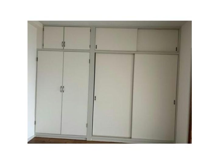 NTビル白壁の内装