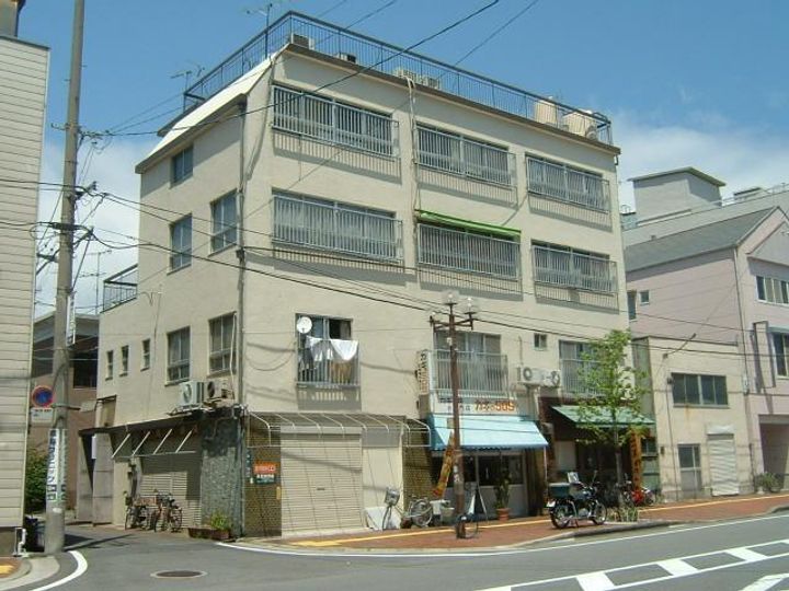 財前アパートの外観