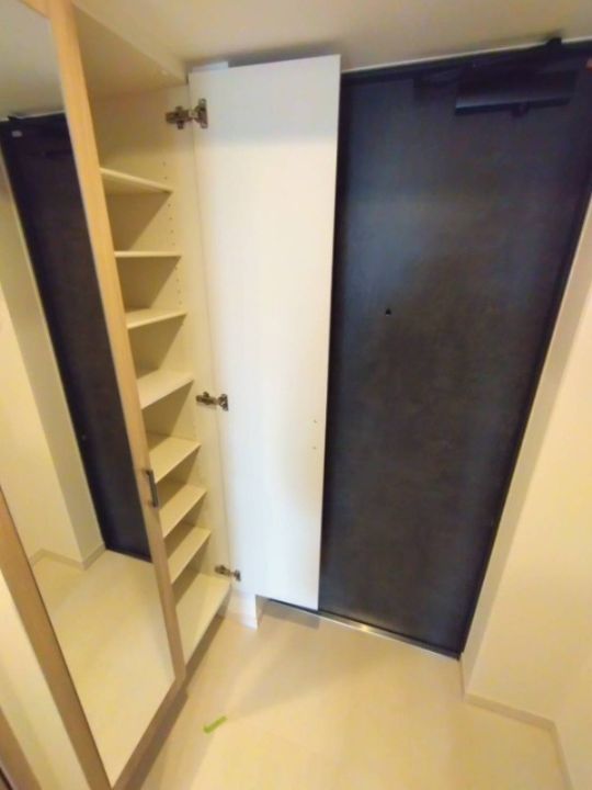 S-RESIDENCE堺浜寺axialの玄関