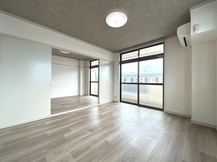 セントレイ昭和町B棟の居間