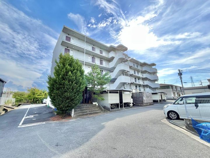 サンタクロスBの外観