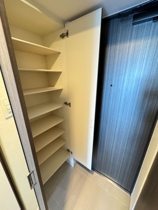 S-RESIDENCE堺浜寺broadの玄関