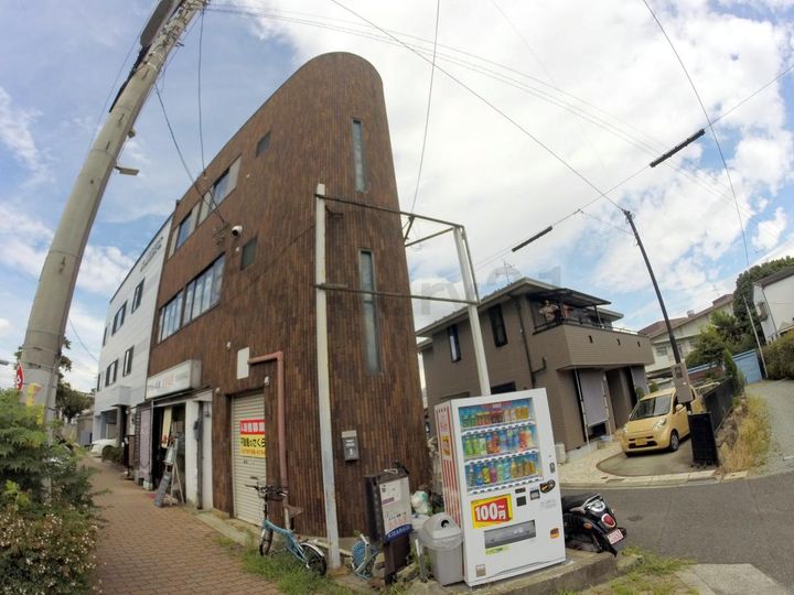 さくらビル昆陽池の外観