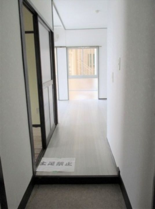 第一田万里ビルの玄関