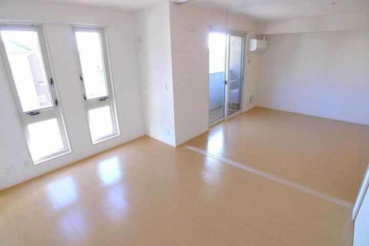 エクセレント三輪野山I・IIの内装