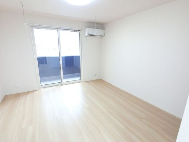 群馬県太田市下小林町(アパート)の賃貸物件の居間