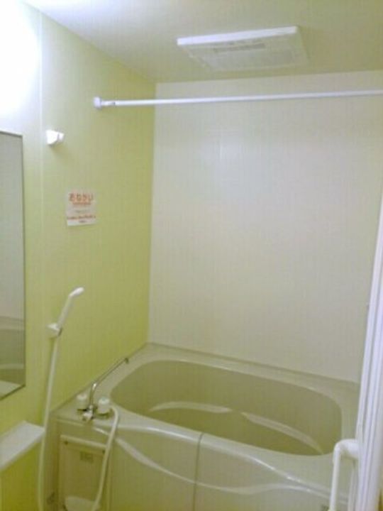 シャルールIの風呂