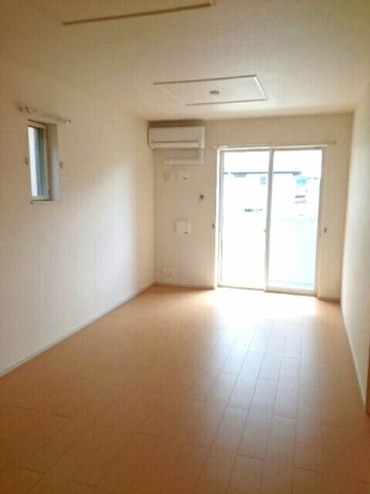 シャルールIの居間