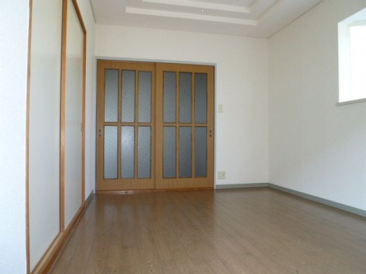 三重県伊勢市楠部町(アパート)の賃貸物件の居間