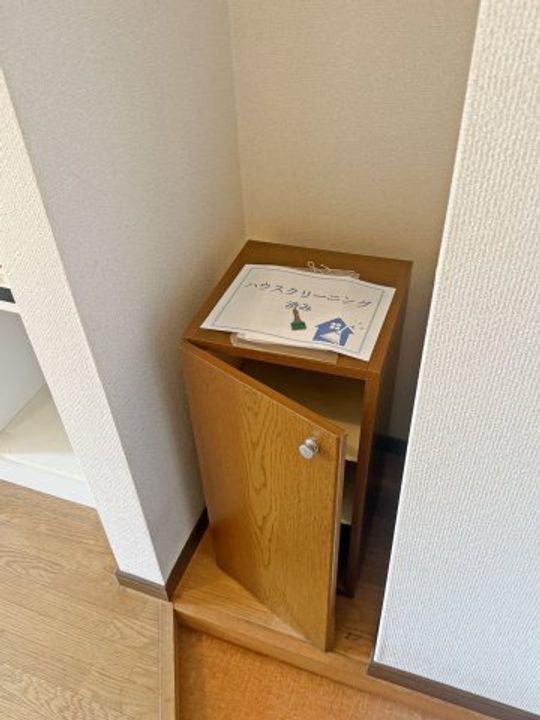 b’CASA水戸赤塚re-born B棟の玄関