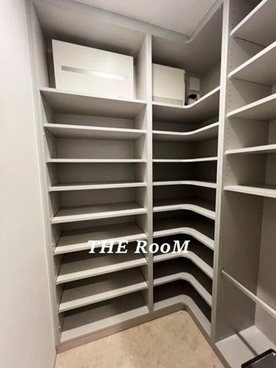 ブランズ千代田富士見の玄関