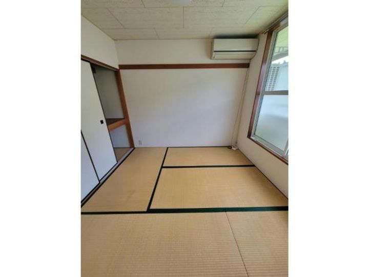 駅前ハイツの居間