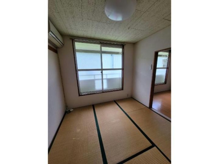 駅前ハイツの居間