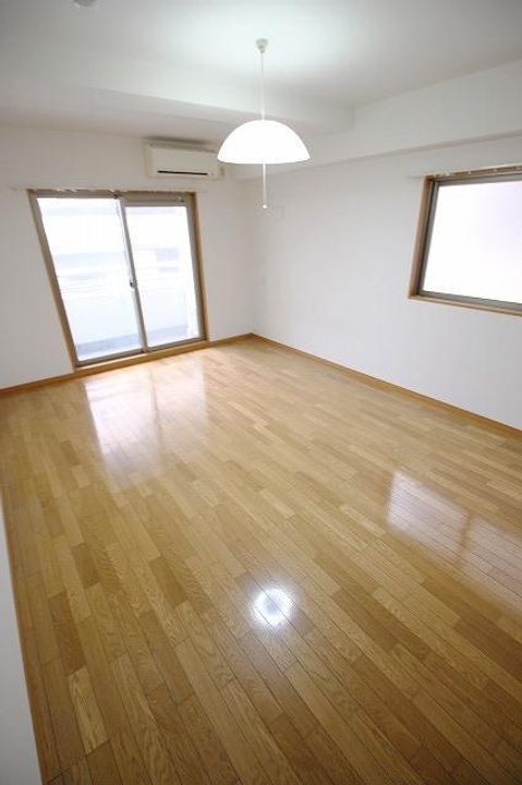 親和ハイツの居間