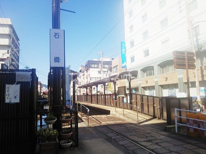 ラ・レジダンス・ド・シャルールの周辺